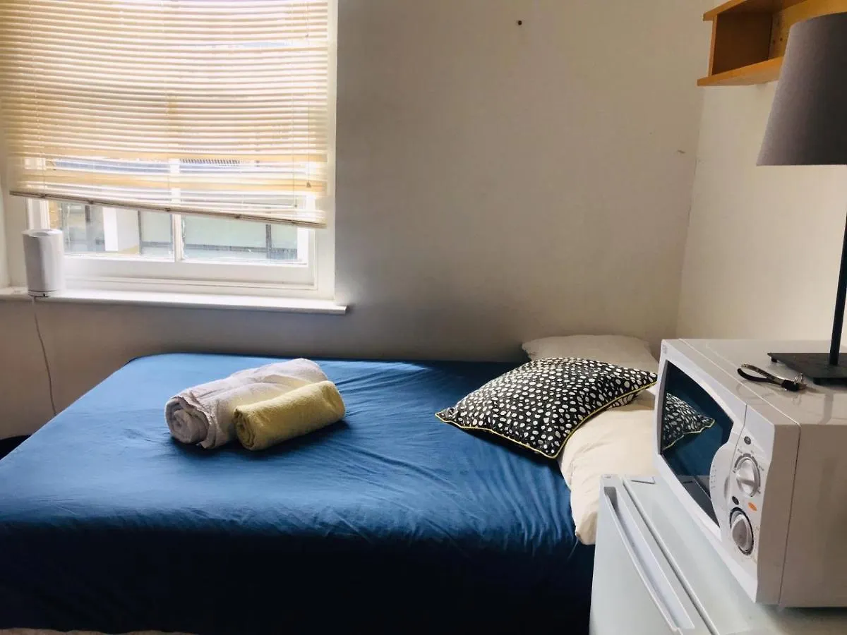 Rooms At 51 London Guest house